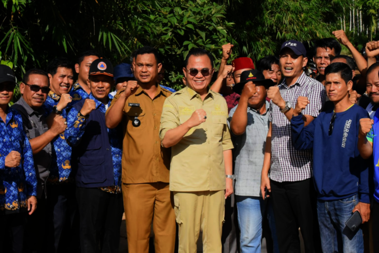 Pj Bupati Tinjau Rehap Jembatan Sembiluan Yang Sempat Viral