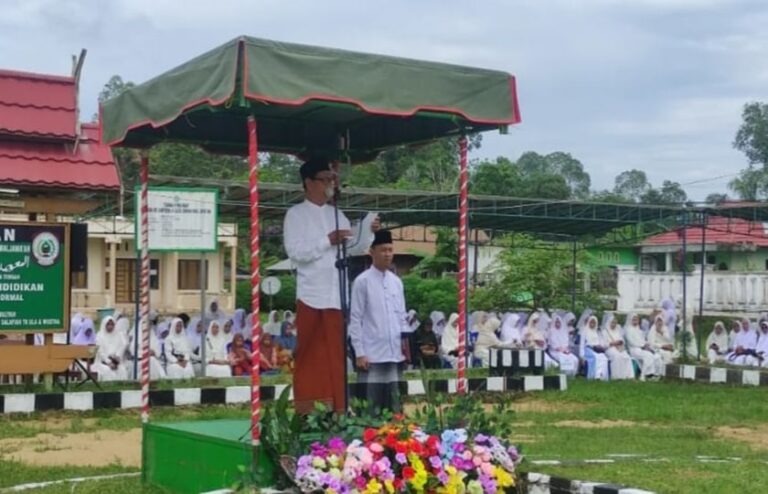 Gelorakan Semangat Juang Santri pada Peringatan HSN 2024, Assisten III Kabupaten Barito Selatan Beri Pesan Inspiratif