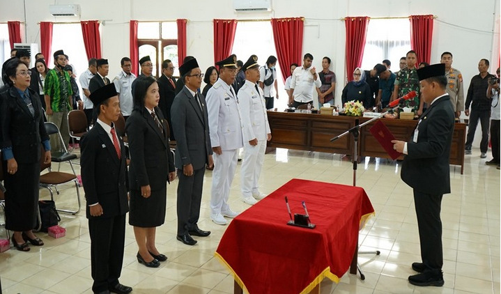 Penjabat Bupati Lantik 41 Pejabat Pemkab Barito Selatan